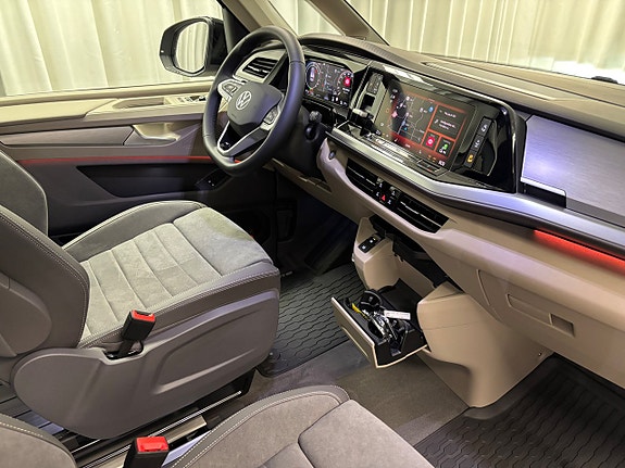 Volkswagen Multivan 4 of 12