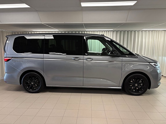 Volkswagen Multivan 2 of 12
