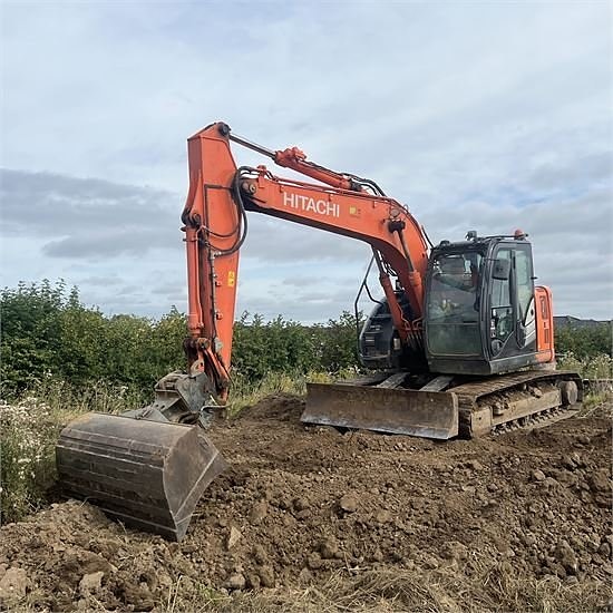 Hitachi ZX135 US-6 - 15 ton - Video 10 of 30