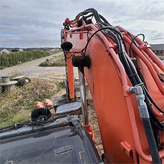 Hitachi ZX135 US-6 - 15 ton - Video 27 of 30
