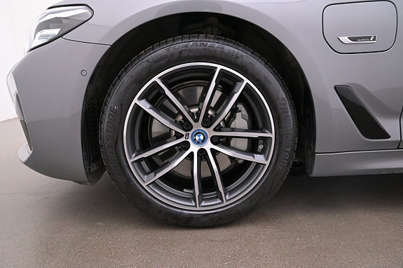 BMW 530e 27 of 27