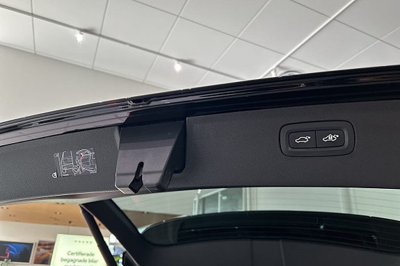 Volvo XC90 14 of 23