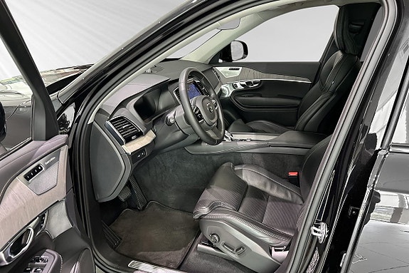 Volvo XC90 7 of 23