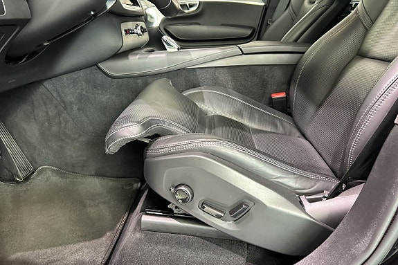 Volvo XC90 17 of 23