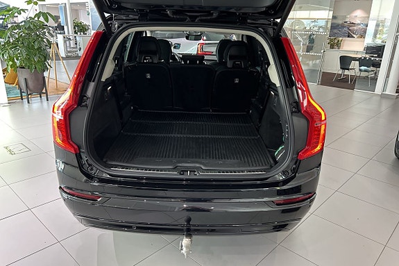 Volvo XC90 12 of 23