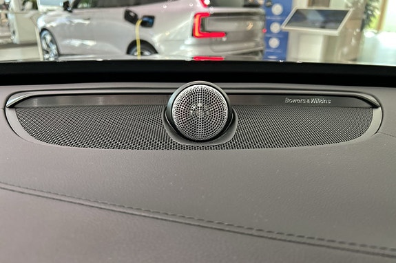Volvo XC90 19 of 23