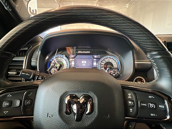 Dodge RAM 1500 10 of 19