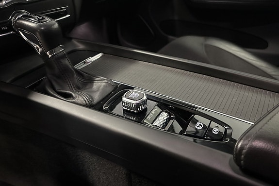 Volvo XC60 15 of 18
