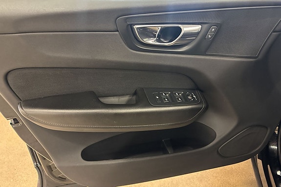 Volvo XC60 12 of 18