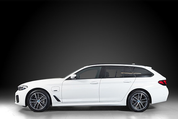 BMW 530e 3 of 18