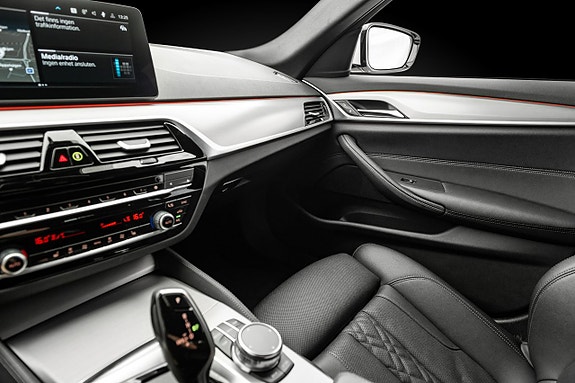 BMW 530e 14 of 18