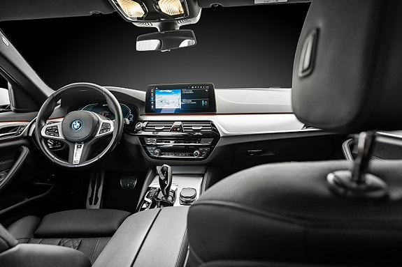 BMW 530e 18 of 18