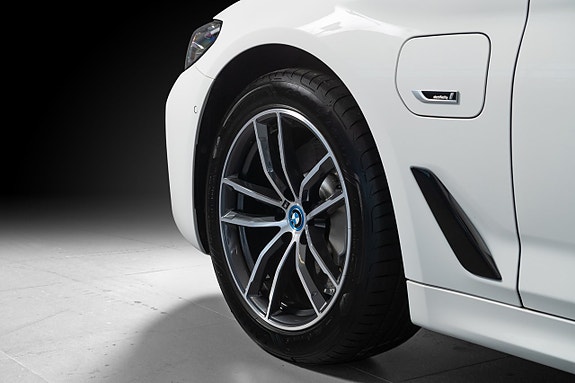 BMW 530e 7 of 18