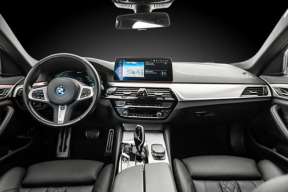 BMW 530e 8 of 18