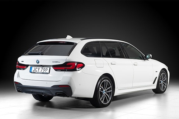 BMW 530e 2 of 18