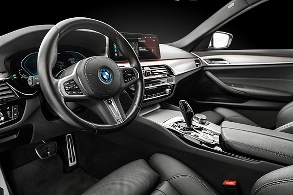 BMW 530e 15 of 18