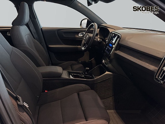 Volvo XC40 12 of 24