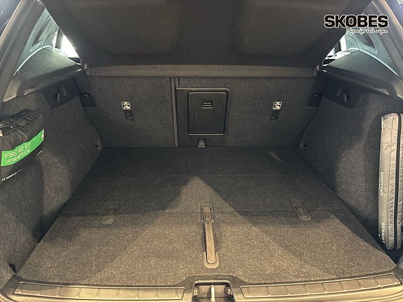 Volvo XC40 17 of 24