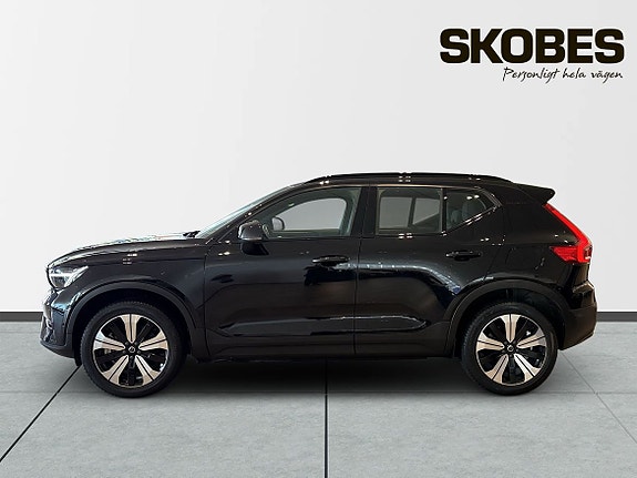 Volvo XC40 5 of 24