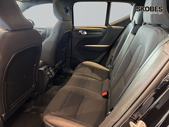Volvo XC40 10 of 24