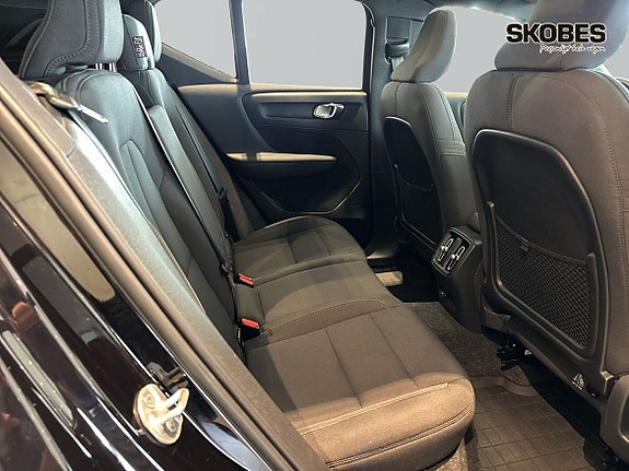 Volvo XC40 11 of 24