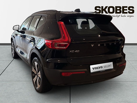 Volvo XC40 6 of 24