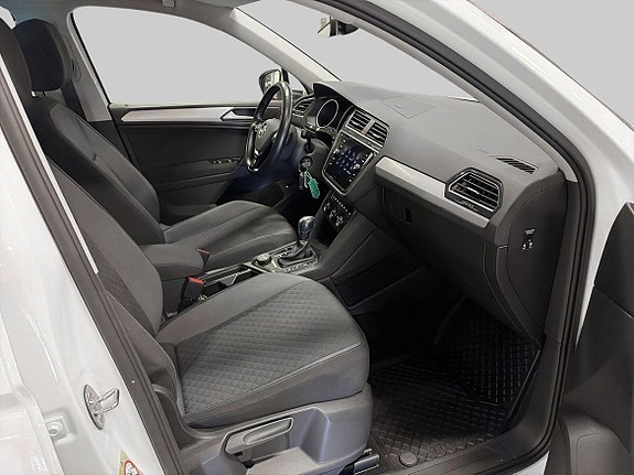 Volkswagen Tiguan 9 of 20