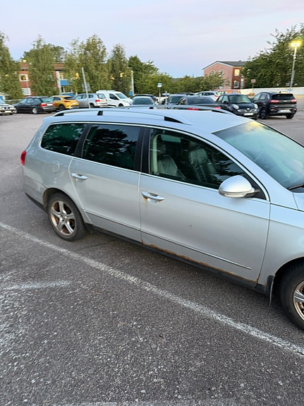 Volkswagen Passat 3 of 6