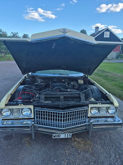 Cadillac Coupé DeVille 3 of 4