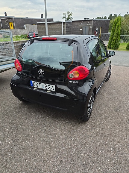 Toyota Aygo 3 of 7