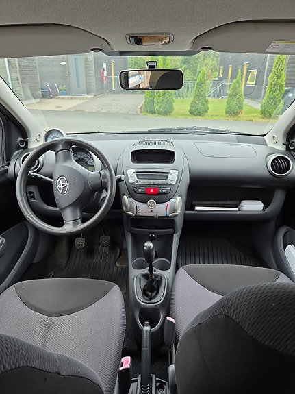 Toyota Aygo 5 of 7