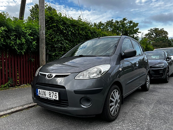 Hyundai i10 2 of 7