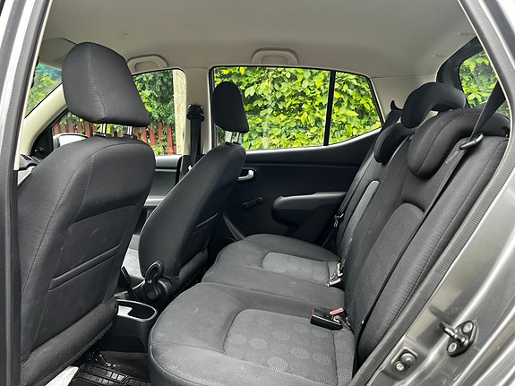 Hyundai i10 6 of 7