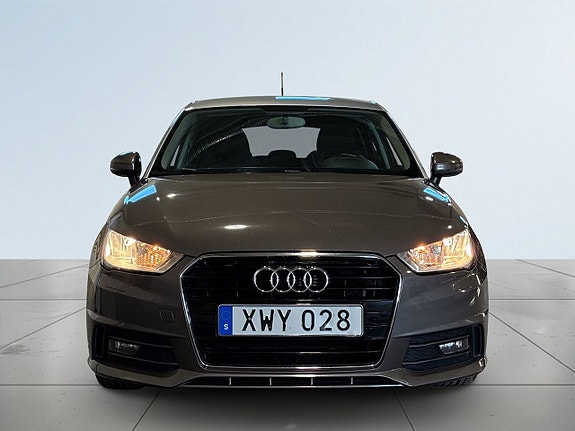 Audi A1 2 of 19