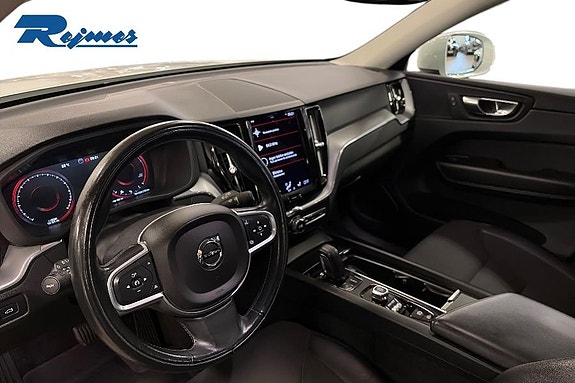 Volvo XC60 10 of 17