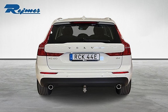 Volvo XC60 3 of 17