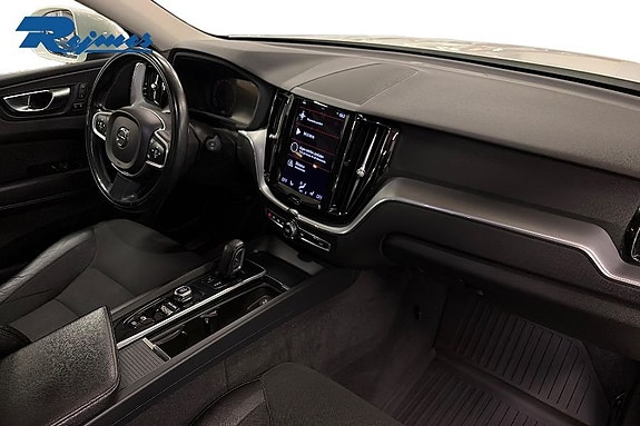 Volvo XC60 7 of 17