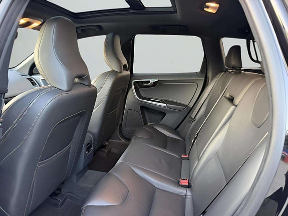 Volvo XC60 13 of 26