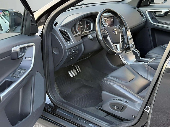 Volvo XC60 11 of 26