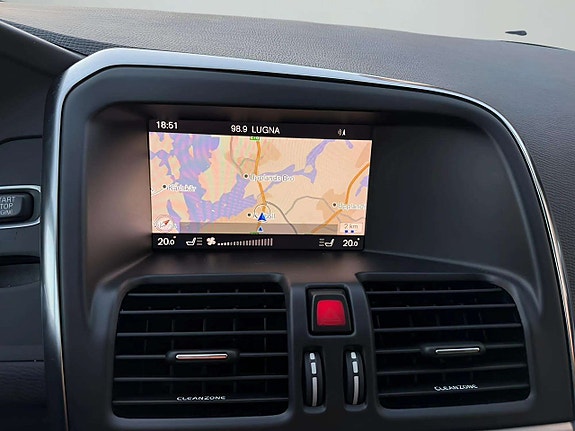 Volvo XC60 18 of 26