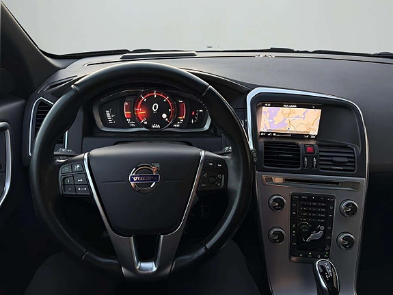 Volvo XC60 15 of 26