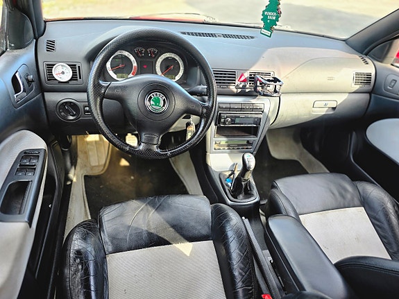 Skoda Octavia 8 of 16