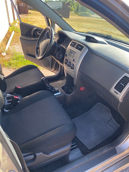 Suzuki Liana 6 of 8