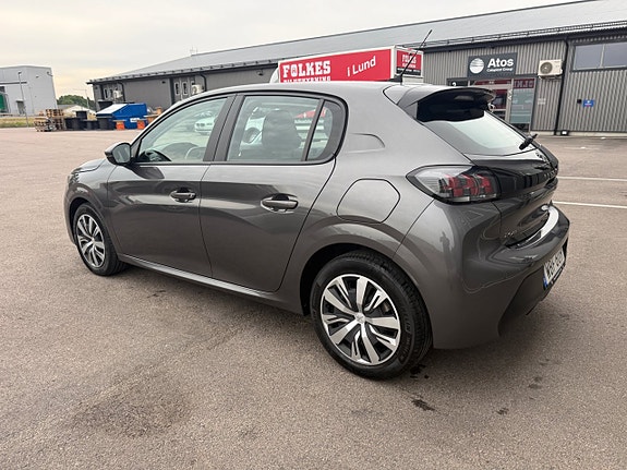 Peugeot 208 4 of 11