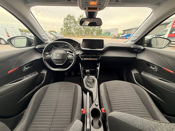 Peugeot 208 10 of 11