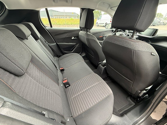 Peugeot 208 9 of 11