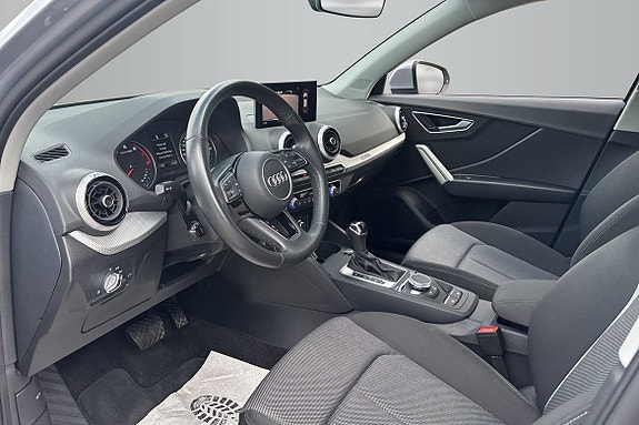 Audi Q2 10 of 18