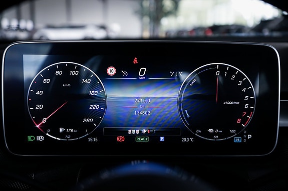 Mercedes-Benz C300 10 of 27