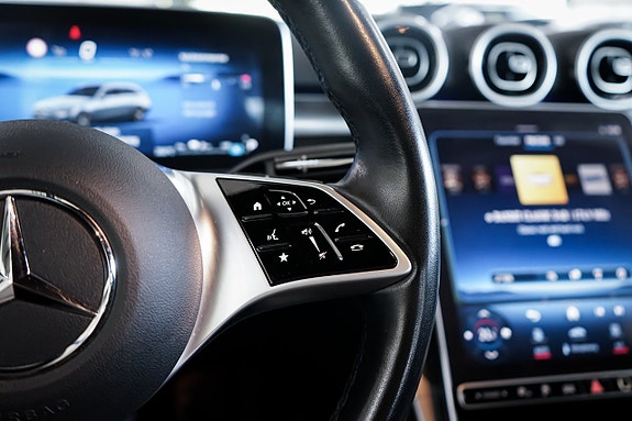 Mercedes-Benz C300 18 of 27