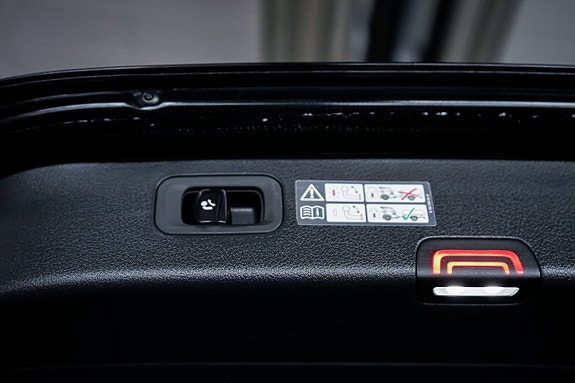 Mercedes-Benz C300 26 of 27
